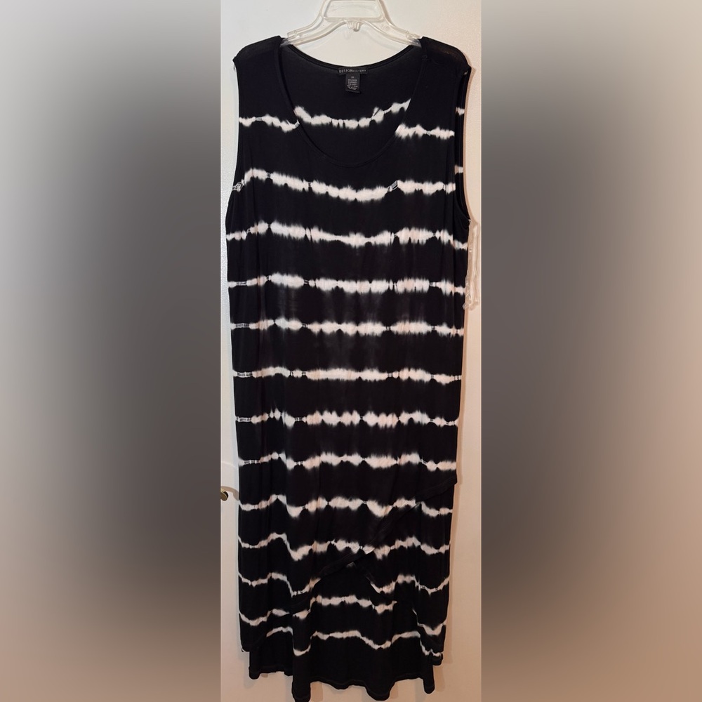 Black and white tie-dye sleeveless dress